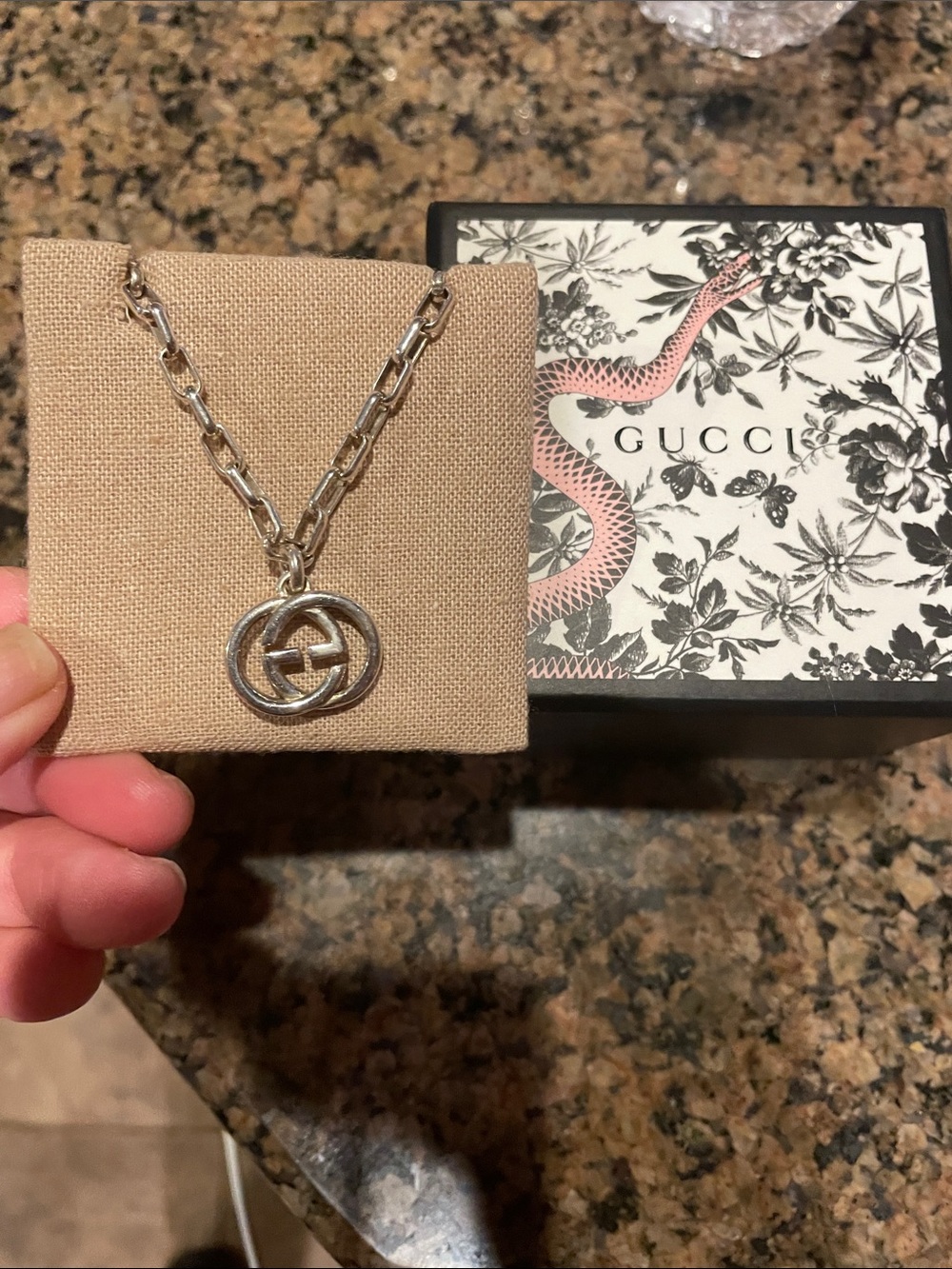 Gucci Silver interlocking Bracelet 19cm. - Picture 6 of 6